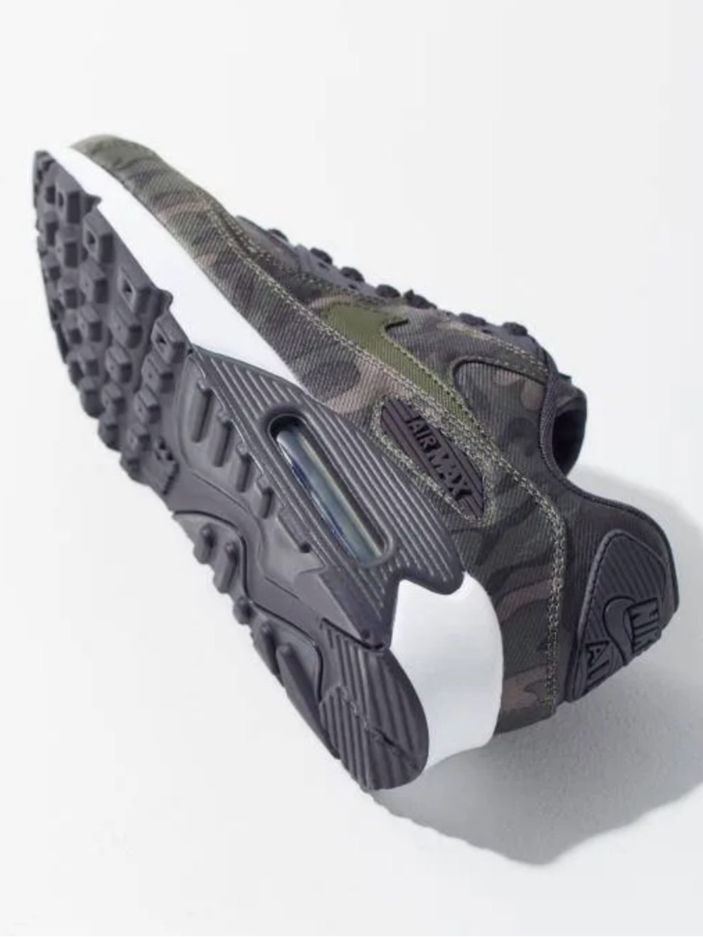 Nike women’s Air Max 90 CSE
SIZE 7.5 Oil grey/cargo khaki- white
With box - Picture 4 of 14